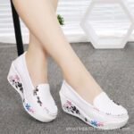 2025 Spring and Autumn Women's Platform Amazon Nurse Shoes
